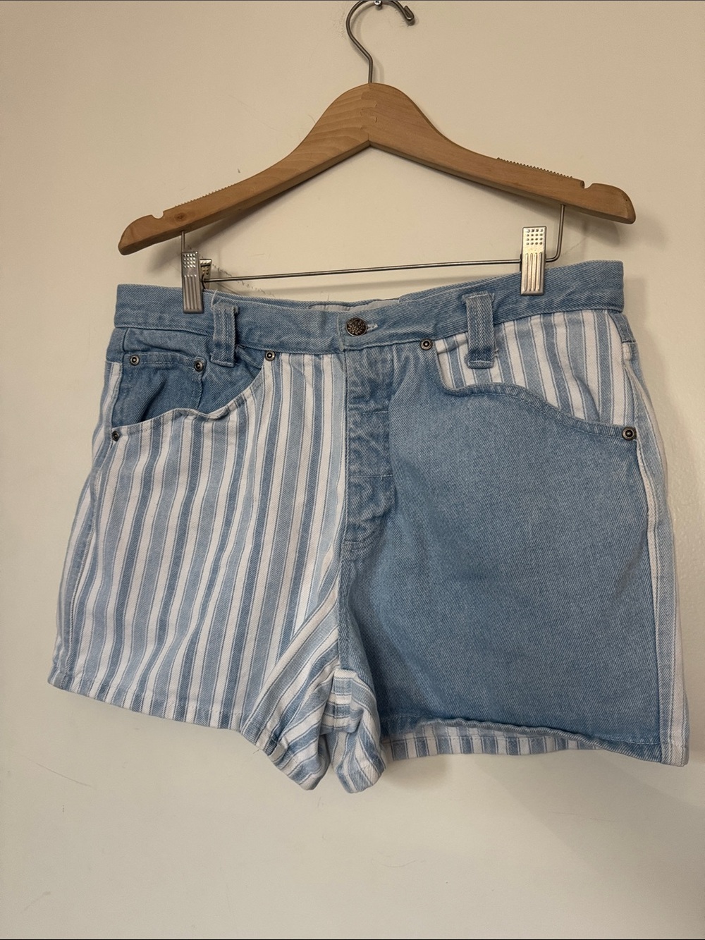 Good Fellows Vintage Light Blue Two-Tone Stripe Women's Denim Shorts